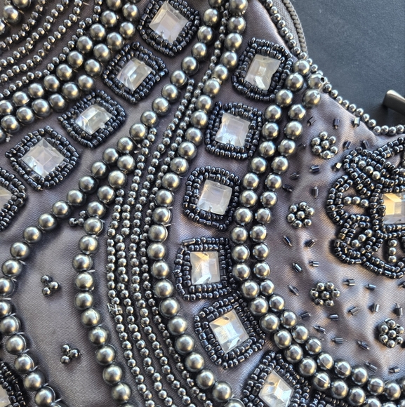 Vintage Gray and Black Hobo Bag (Purse) with Art Deco Beadwork - Picture 3 of 9